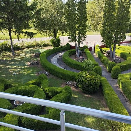 Guest House Vila Aleksa Bogutovac Zewnętrze zdjęcie